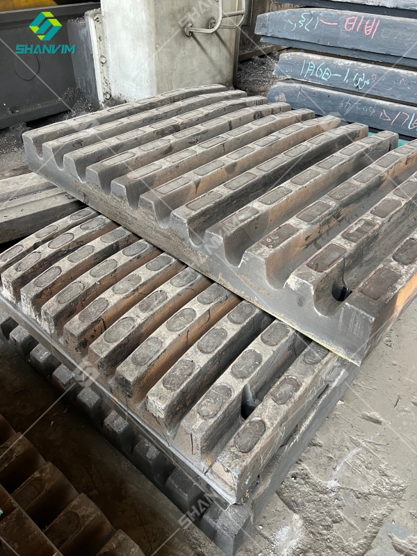 insert alloy jaw plate,jaw crusher parts,jaw plate,swing jaw plate,fixed jaw plate